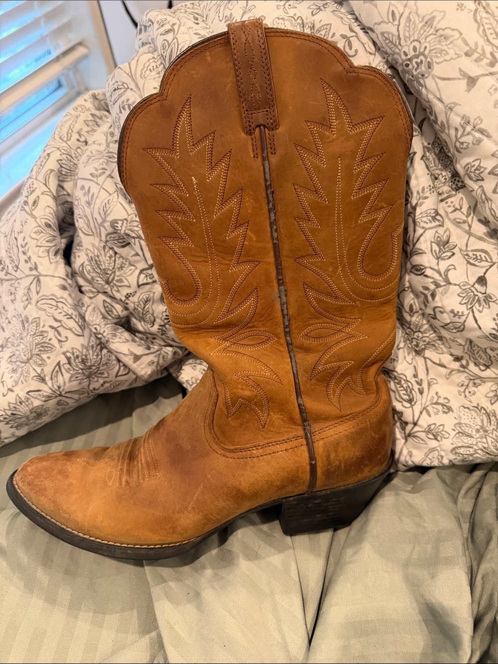 Ariat heritage R toe western boots